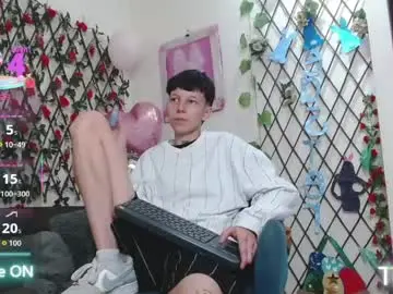 Liambrown09  live sex cam