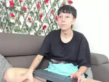 Liambrown09  live sex cam