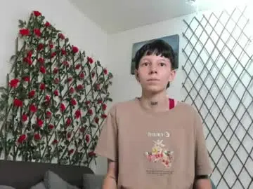 Liambrown09  live sex cam