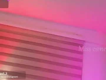 Missesmeralda  live sex cam