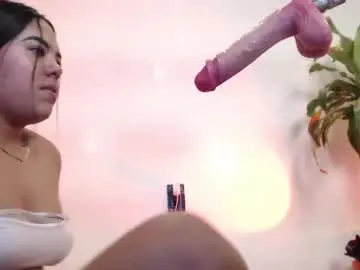 Naomiluxe  live sex cam