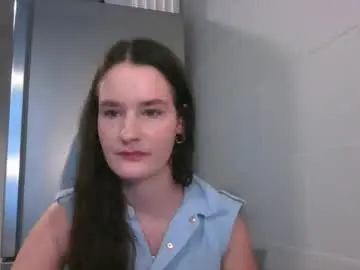 Sarahverytight  live sex cam