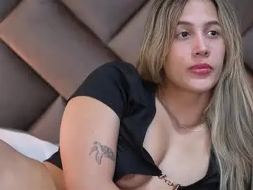 Sophia_loreenn  live sex cam