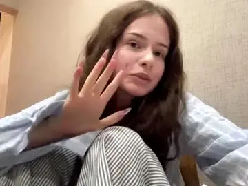 Karinecheverton  live sex cam