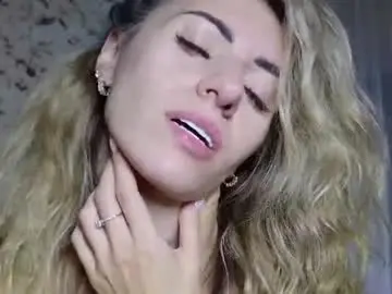 Karolina_moon  live sex cam