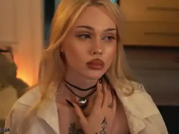 Manifreyja  live sex cam