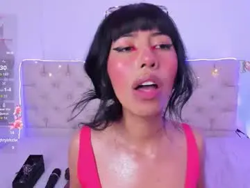 Nina_fooxxx  live sex cam