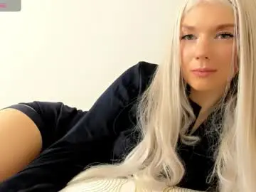 Pervyblonde  live sex cam