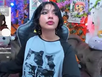 Ravenn_20  live sex cam