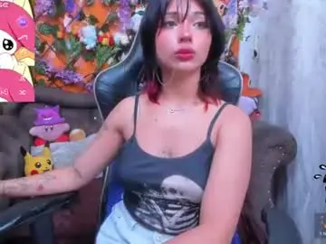 Ravenn_20  live sex cam
