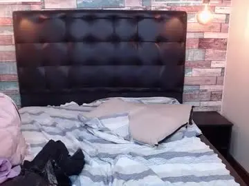 Roxy_valeria  live sex cam