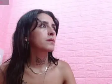 Suzan_30  live sex cam