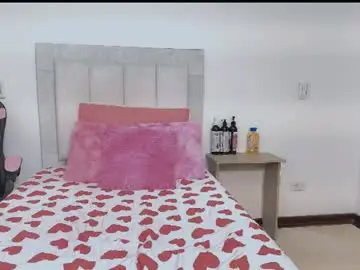 Suzan_30  live sex cam
