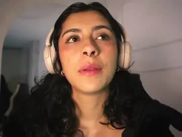 Alyssa_joness  live sex cam