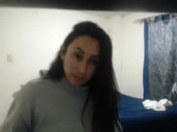 Bella_luna34  live sex cam