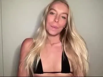 Heyitslulu  live sex cam