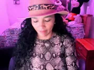 Rayza_mature_  live sex cam