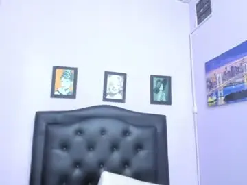 Sexy_candy18x  live sex cam