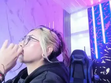 Squirt_charlotte  live sex cam