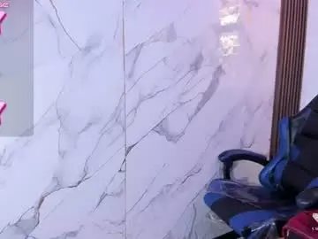 Squirt_charlotte  live sex cam