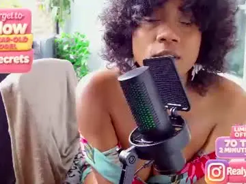 Yayamuse  live sex cam