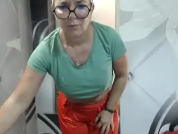 Deepintoyourmind  live sex cam