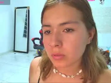 Elodie_green  live sex cam