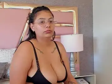 Julietaowen  live sex cam