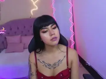 Lunah_tay  live sex cam