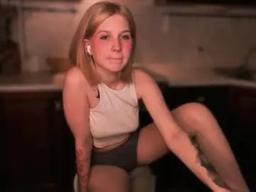 Lunar_mira  live sex cam