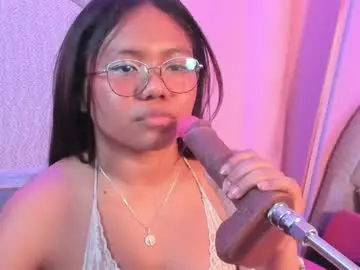 Yeika_foxy  live sex cam