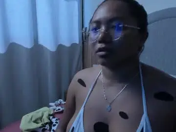 Yeika_foxy  live sex cam