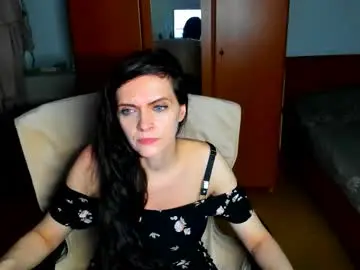 Sexqueen1111  live sex cam