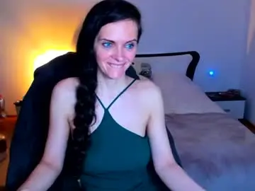 Sexqueen1111  live sex cam