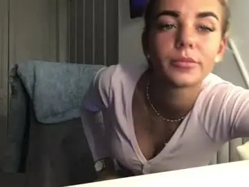 Bellasnowxo  live sex cam