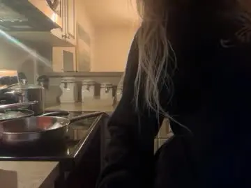 Delightfuldark  live sex cam