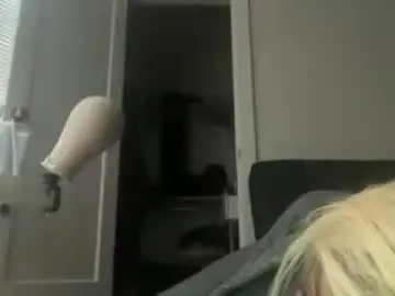 Delightfuldark  live sex cam