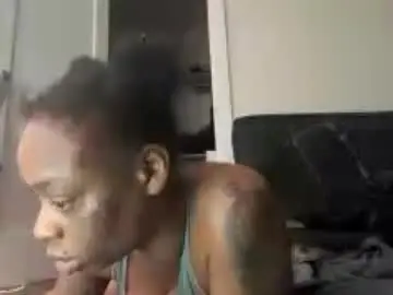 Delightfuldark  live sex cam