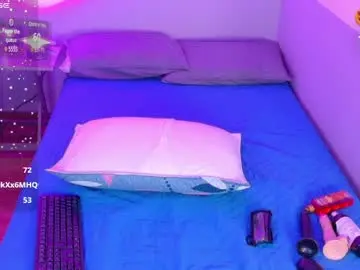 Innocenthazel  live sex cam