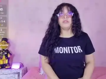 Innocenthazel  live sex cam