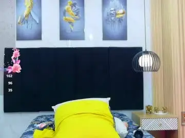 Innocenthazel  live sex cam