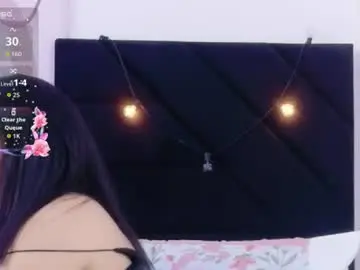 Innocenthazel  live sex cam