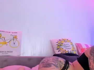 Kimkardassiann  live sex cam