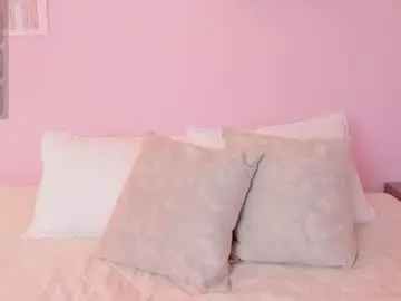 Roma_lovee  live sex cam