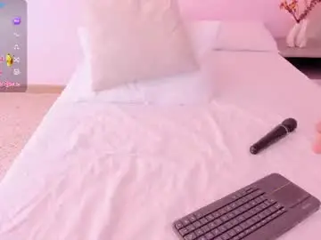 Roma_lovee  live sex cam