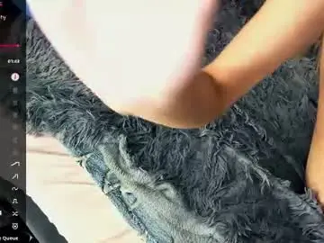 Rosiomckillop  live sex cam