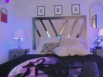 Serenaalux  live sex cam