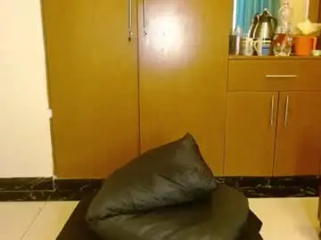 Slutty_charmz  live sex cam