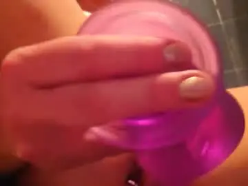 Usernameisnottaken22  live sex cam