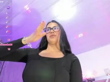 Babyvenu_tay  live sex cam